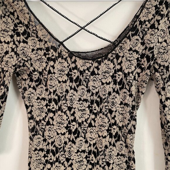 Black and Beige Floral Lace Long Sleeve Top - Picture 2 of 8